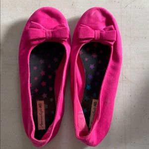 Pink flat shoes